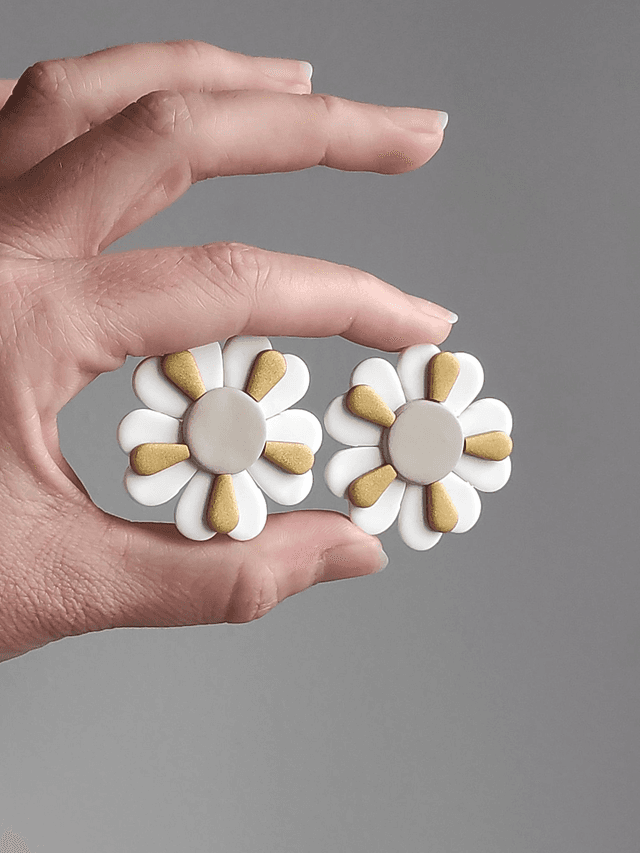Groovy flowers mini blanco y dorado